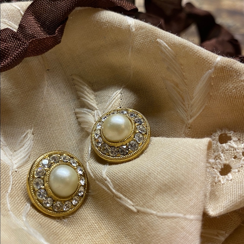 Vintage 14k Gold Pearl Halo Stud Earrings